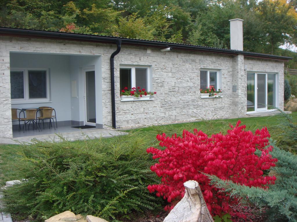 Apartman Kurdejov Hustopece Exterior photo